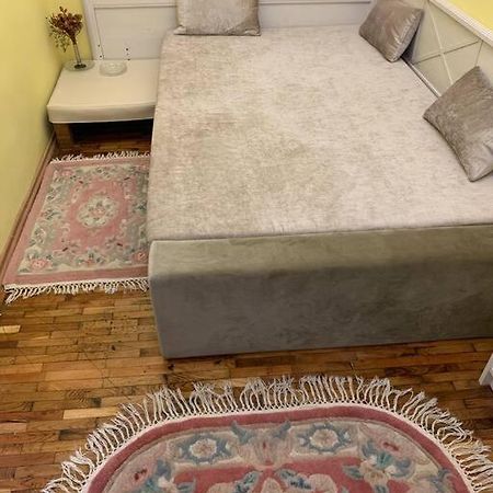 Central Location For One Person Budapest Bagian luar foto