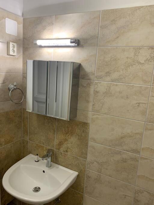Central Location For One Person Budapest Bagian luar foto