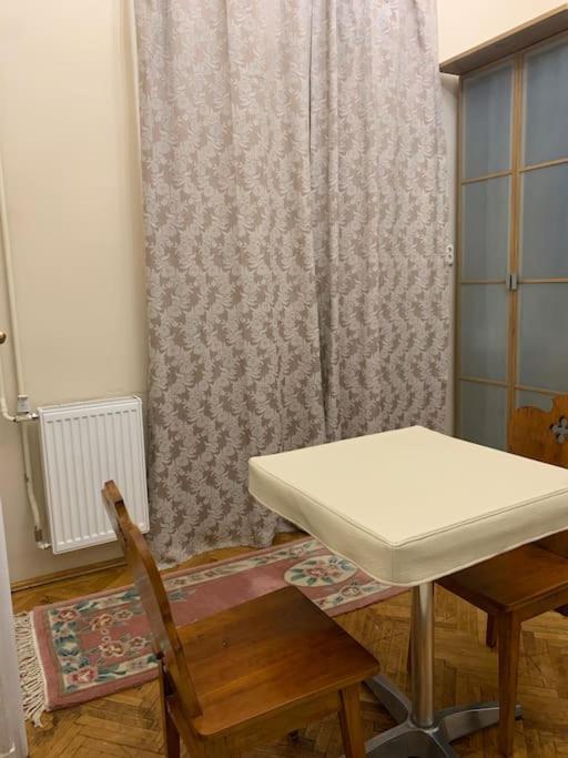 Central Location For One Person Budapest Bagian luar foto